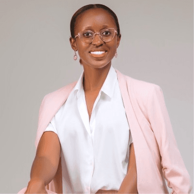 Nadine Uwizeyimana supporting AquaSolve Rwanda collaboration.